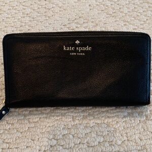 Kate Spade New York Black Wallet. Good Condition.